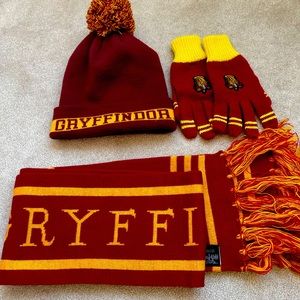 Ultimate HARRY POTTER GRYFFINDOR Winter Set. None worn. Thick and warm.